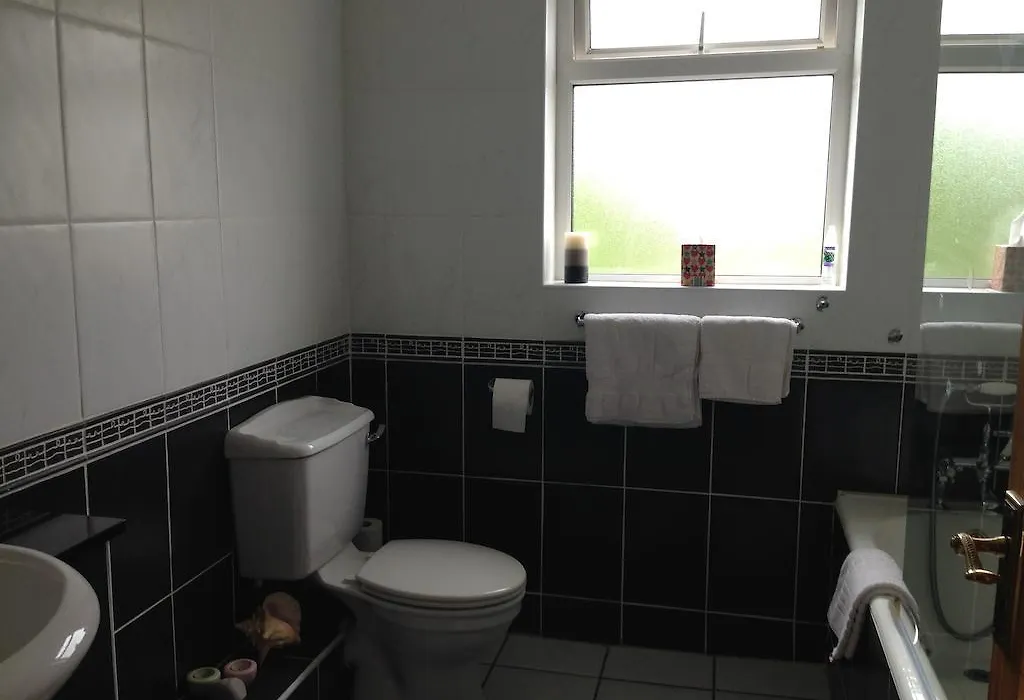 Claremont B&B-1